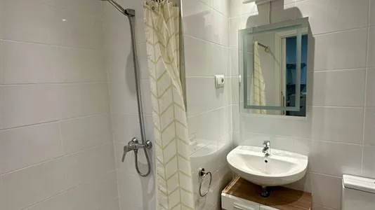 Rooms in Madrid Salamanca - photo 9