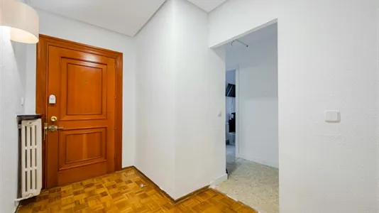 Rooms in Madrid Chamartín - photo 10