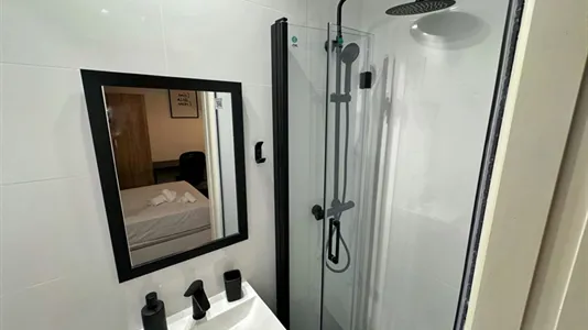 Rooms in Barcelona Eixample - photo 10