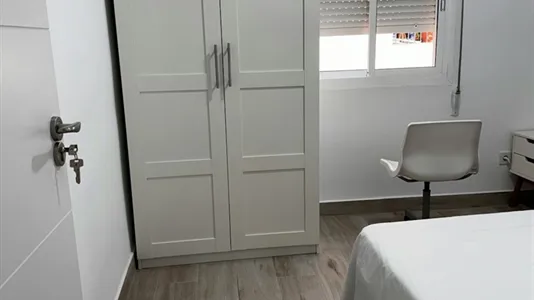 Rooms in Málaga - photo 4