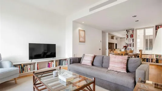 Apartments in Barcelona Ciutat Vella - photo 4