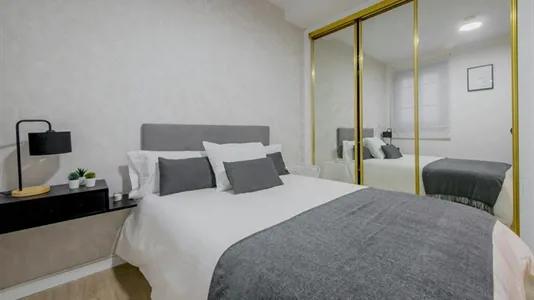 Rooms in Madrid Centro - photo 2