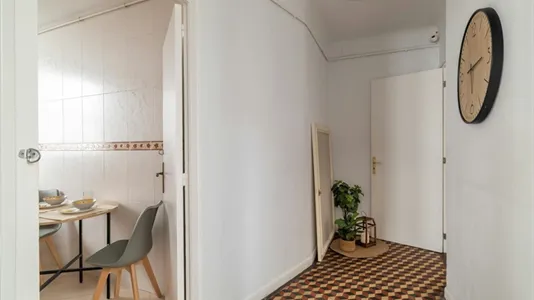 Rooms in Barcelona Ciutat Vella - photo 9