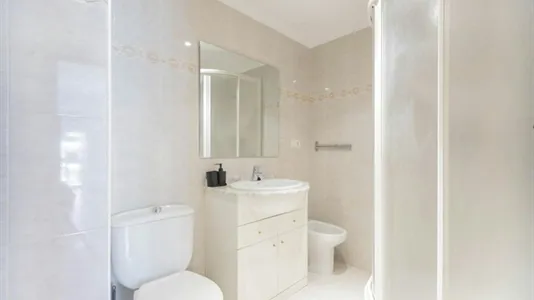 Rooms in la Fontsanta - photo 9