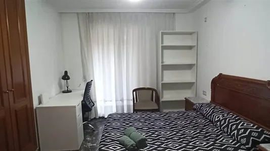 Rooms in Valencia Extramurs - photo 3