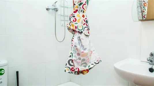 Rooms in Barcelona Ciutat Vella - photo 4