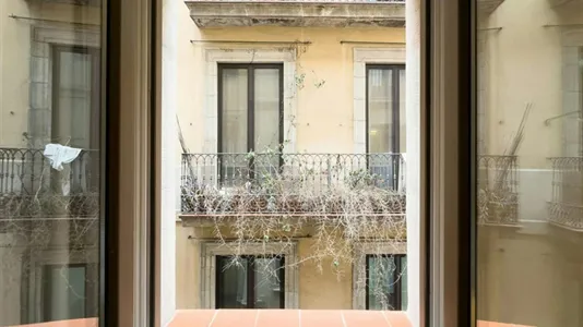 Rooms in Barcelona Ciutat Vella - photo 5
