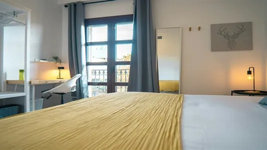 Rooms in Barcelona Ciutat Vella - photo 4