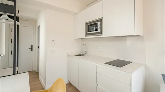 Rooms in Málaga - photo 5