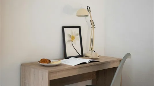 Rooms in Barcelona Ciutat Vella - photo 4