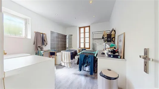 Rooms in Angoulême - photo 9