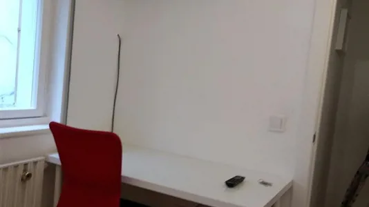 Rooms in Oviedo - photo 3