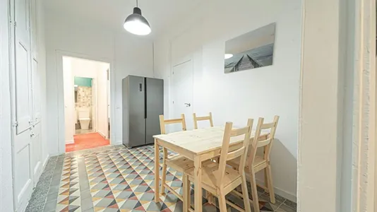 Rooms in Barcelona Ciutat Vella - photo 5