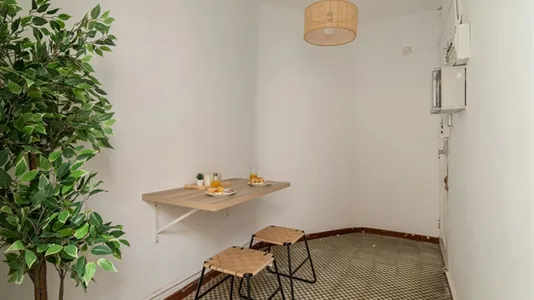 Rooms in Barcelona Ciutat Vella - photo 6