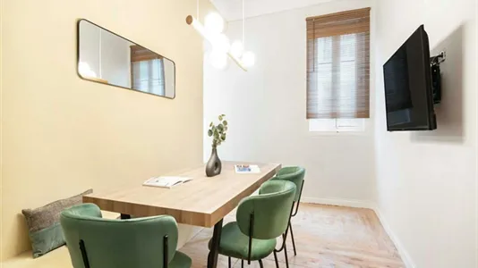 Rooms in Madrid Centro - photo 9