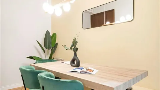 Rooms in Madrid Centro - photo 9