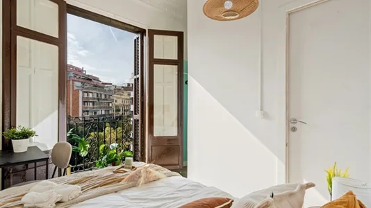 Rooms in Barcelona Eixample - photo 2