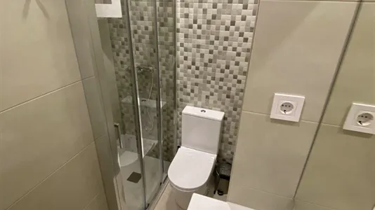 Rooms in Barcelona Ciutat Vella - photo 4