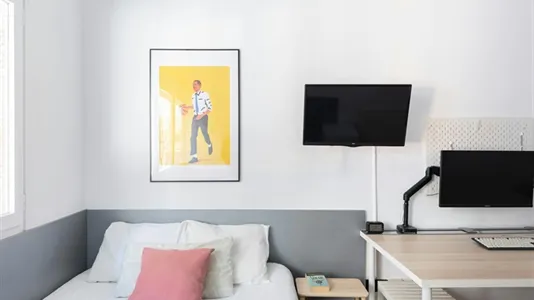 Rooms in Barcelona Eixample - photo 8