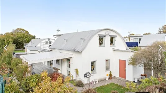 Houses in Kungsbacka - photo 1