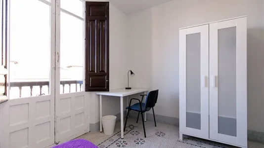 Rooms in Granada - photo 4
