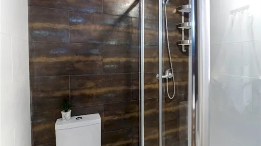 Rooms in Madrid Centro - photo 9