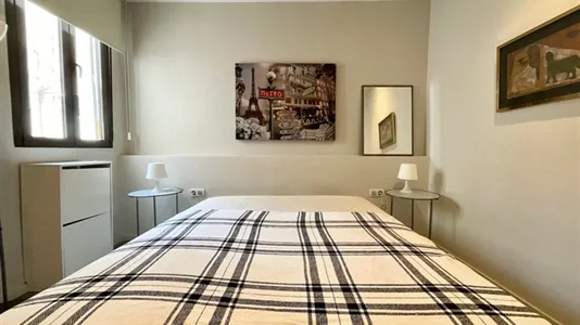 Apartments in Valencia Ciutat Vella - photo 2