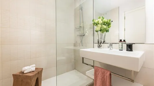 Apartments in El Encinar de los Reyes - photo 8