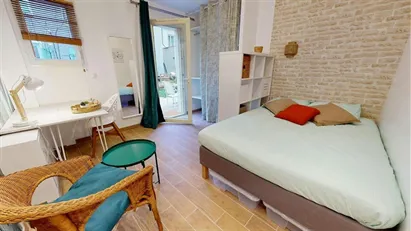 Room for rent in Lyon, Auvergne-Rhône-Alpes