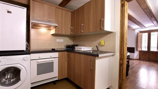 Apartments in Barcelona Ciutat Vella - photo 5