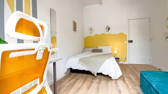 Rooms in Barcelona Ciutat Vella - photo 5