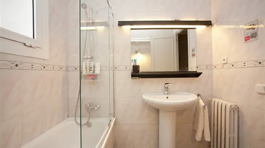 Rooms in Barcelona Eixample - photo 9
