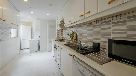 Rooms in Madrid Chamartín - photo 10