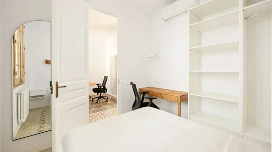 Rooms in Barcelona Eixample - photo 5