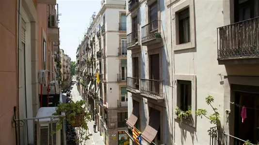 Rooms in Barcelona Ciutat Vella - photo 4