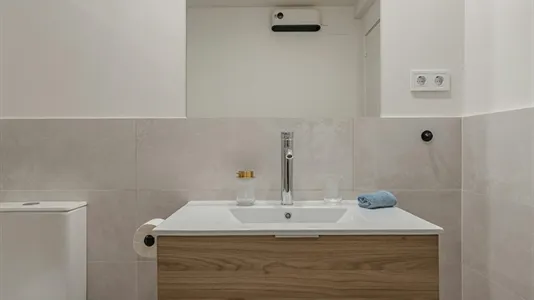 Rooms in Cornellà de Llobregat - photo 10