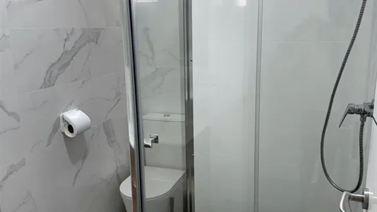 Rooms in Málaga - photo 9