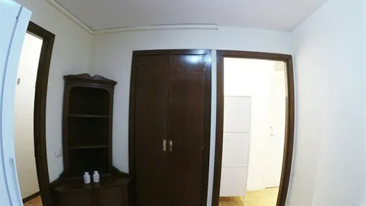 Rooms in Madrid Tetuán - photo 9