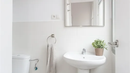 Rooms in Barcelona Eixample - photo 5