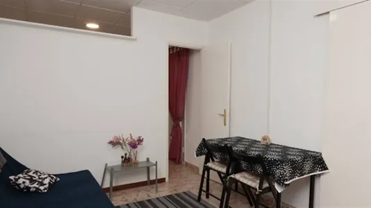 Rooms in Barcelona Ciutat Vella - photo 8