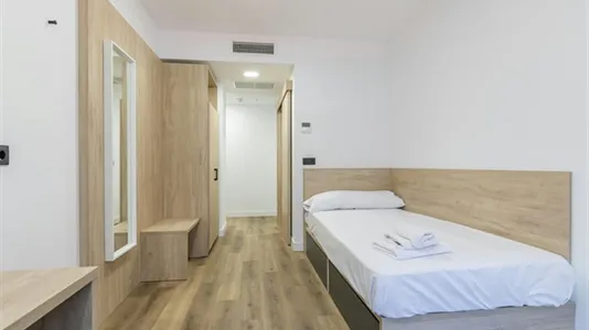 Rooms in Madrid Moncloa-Aravaca - photo 4