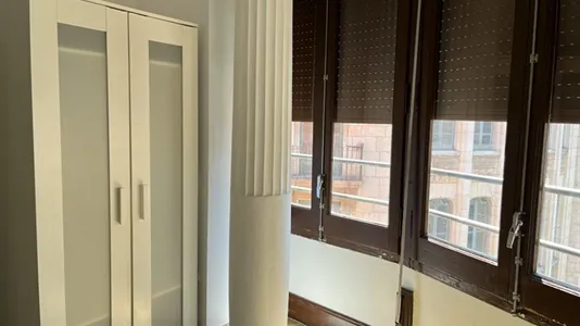 Rooms in Barcelona Ciutat Vella - photo 5