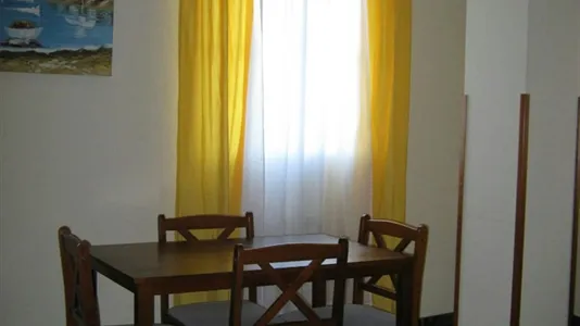 Rooms in Jaén - photo 9