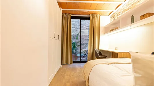 Rooms in Barcelona Sants-Montjuïc - photo 6