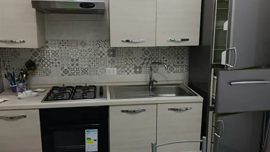 Rooms in Napoli Municipalità 4 - photo 4