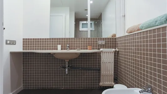 Rooms in Barcelona Eixample - photo 10