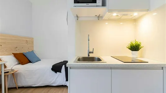 Rooms in Madrid Centro - photo 7