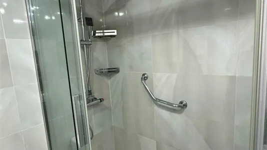 Rooms in Madrid Salamanca - photo 8