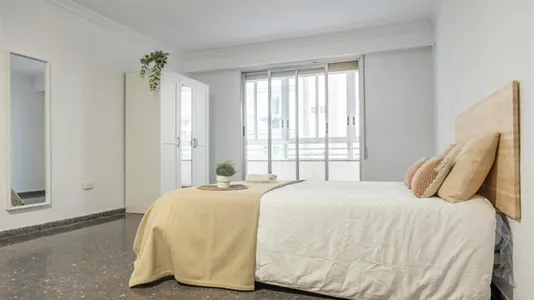 Rooms in Valencia Extramurs - photo 3