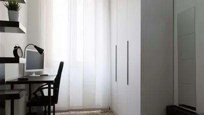 Room for rent in Milano Zona 2 - Stazione Centrale, Gorla, Turro, Greco, Crescenzago, Milan